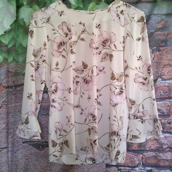 Cream Boho Floral Petal Sleeves Blouse - Picture 1 of 4